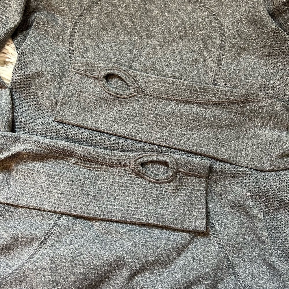 Lululemon Athletica Fitted Long Sleeve Tee - Picture 5 of 6
